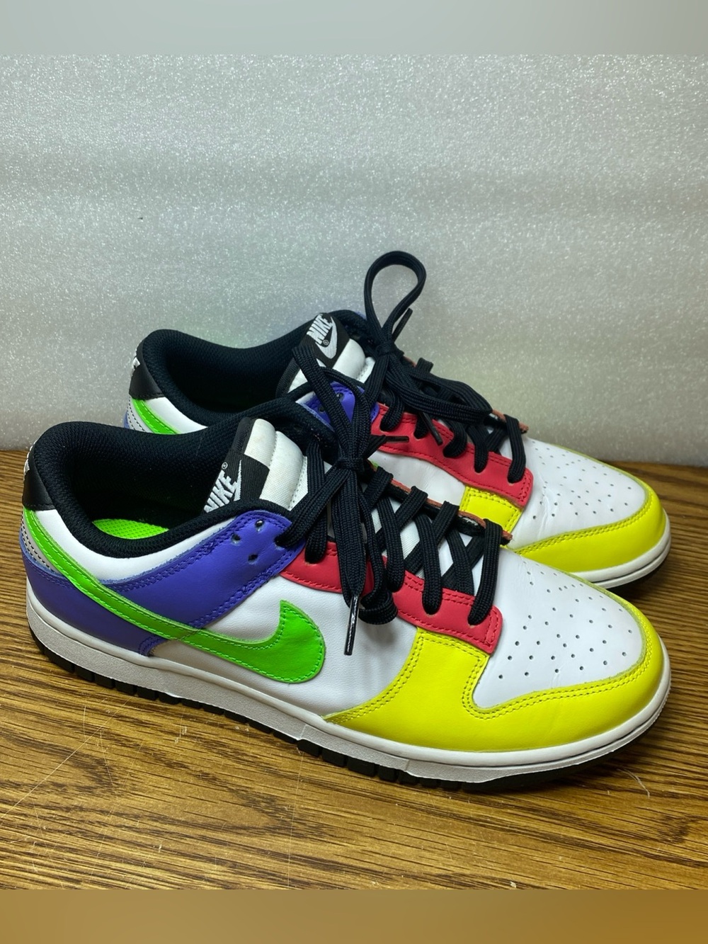Nike Dunk Low Green Strike Shoes White Yellow Sneakers Trainers Women’s Size 9